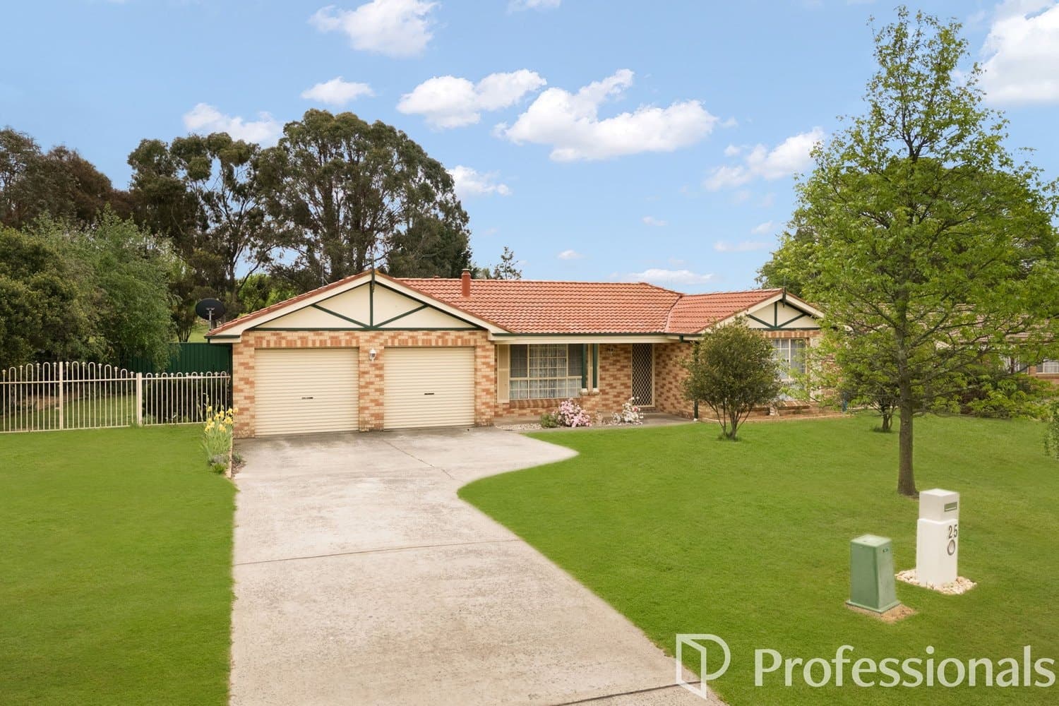 25 Mount Errol Street, Blayney NSW 2799, Blayney - Image 1