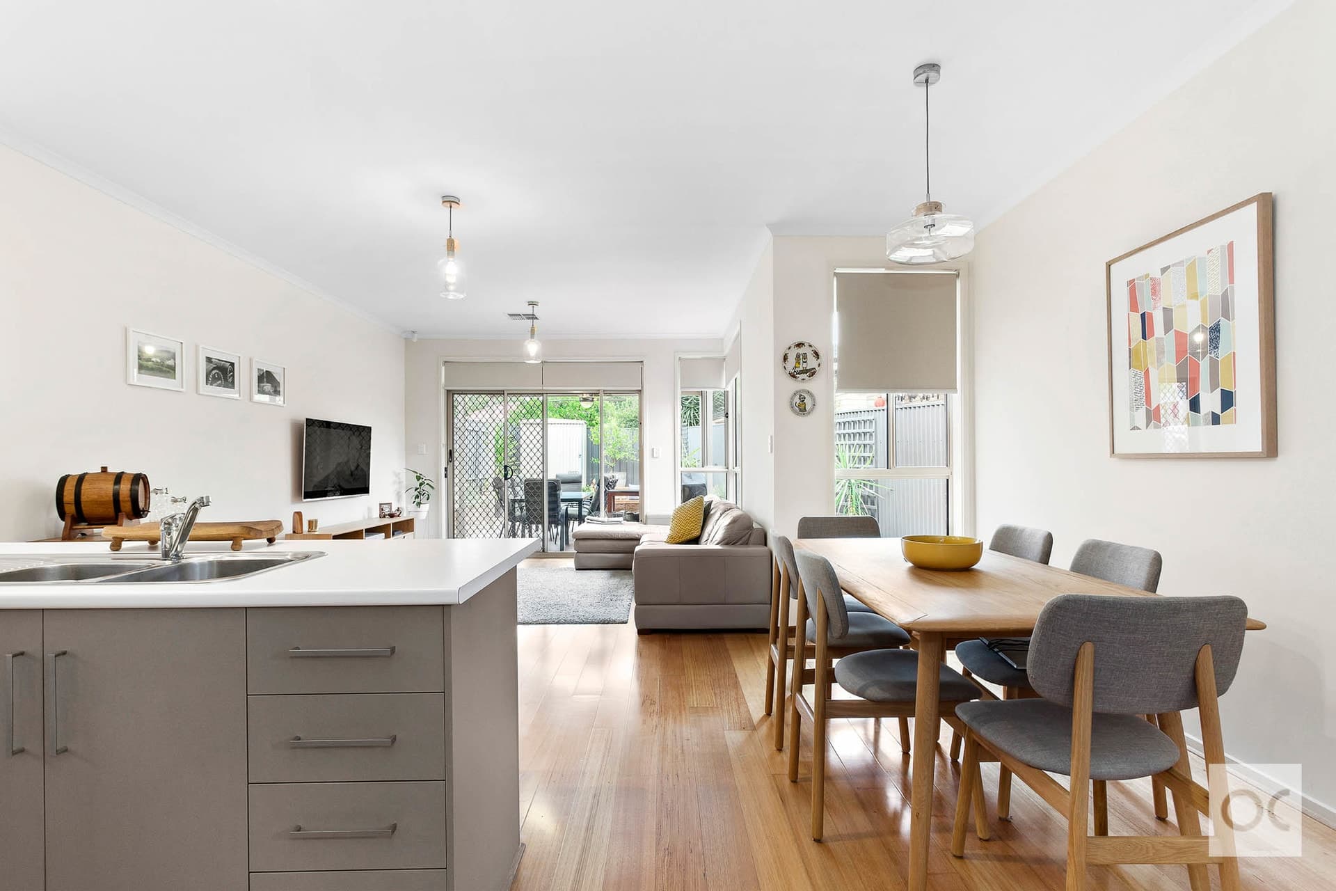 8 Portland Street, Windsor Gardens - Thumbnail 2