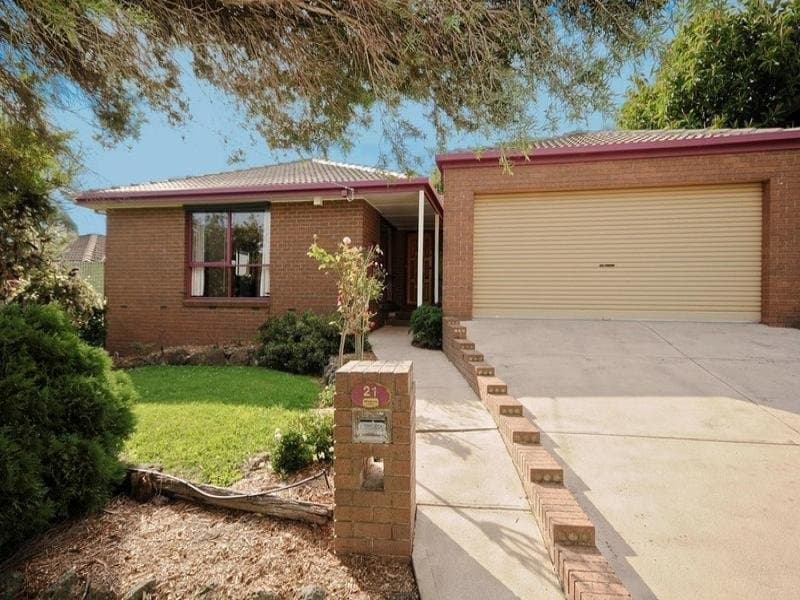 21 WYUNA Walk, Mooroolbark, Mooroolbark - Thumbnail 2