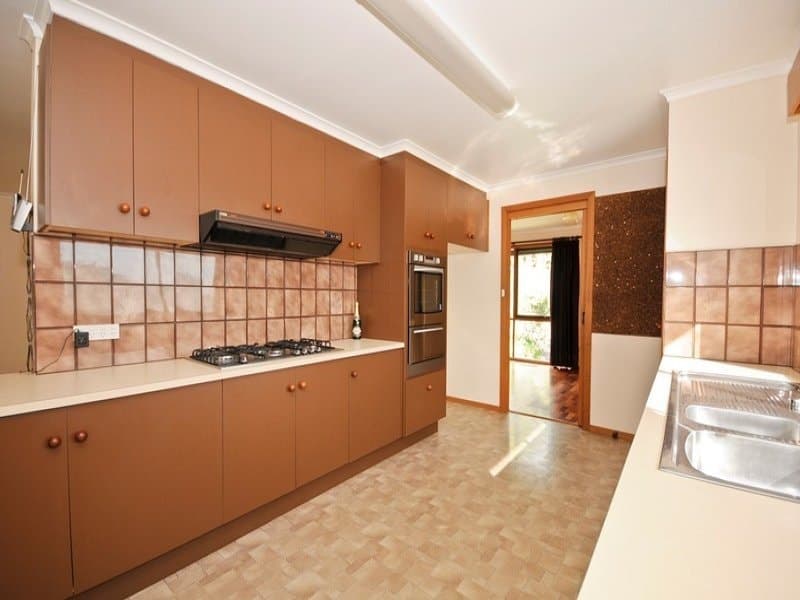 21 WYUNA Walk, Mooroolbark, Mooroolbark - Thumbnail 3