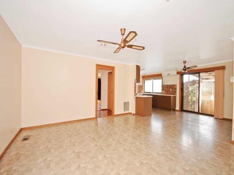 21 WYUNA Walk, Mooroolbark, Mooroolbark - Thumbnail 6