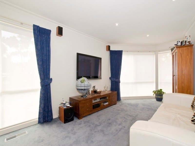 7 CLYDE Court, Croydon South, Croydon South - Thumbnail 3