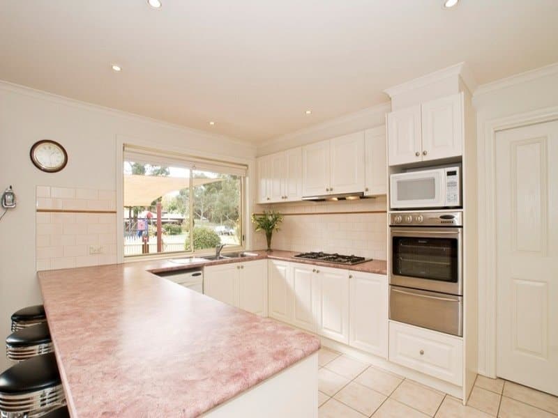 7 CLYDE Court, Croydon South, Croydon South - Thumbnail 4