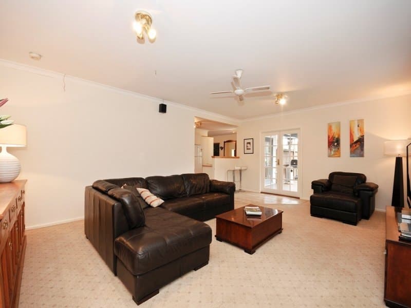 8 FOULDS Court, Montrose, Montrose - Thumbnail 2