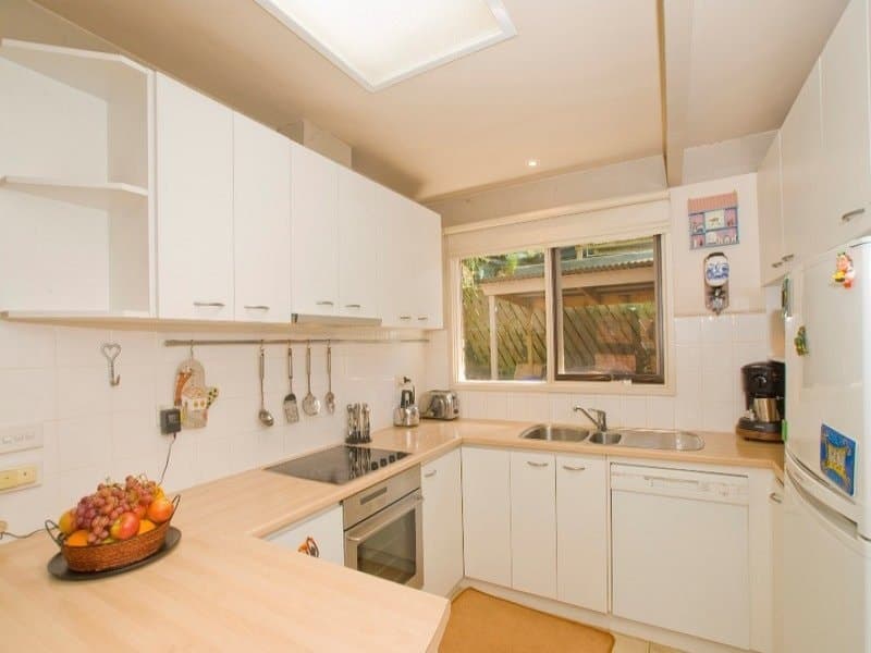 44 Andrew Crescent, Croydon South, Croydon South - Thumbnail 3