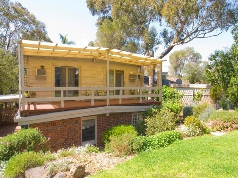 44 Andrew Crescent, Croydon South, Croydon South - Thumbnail 6