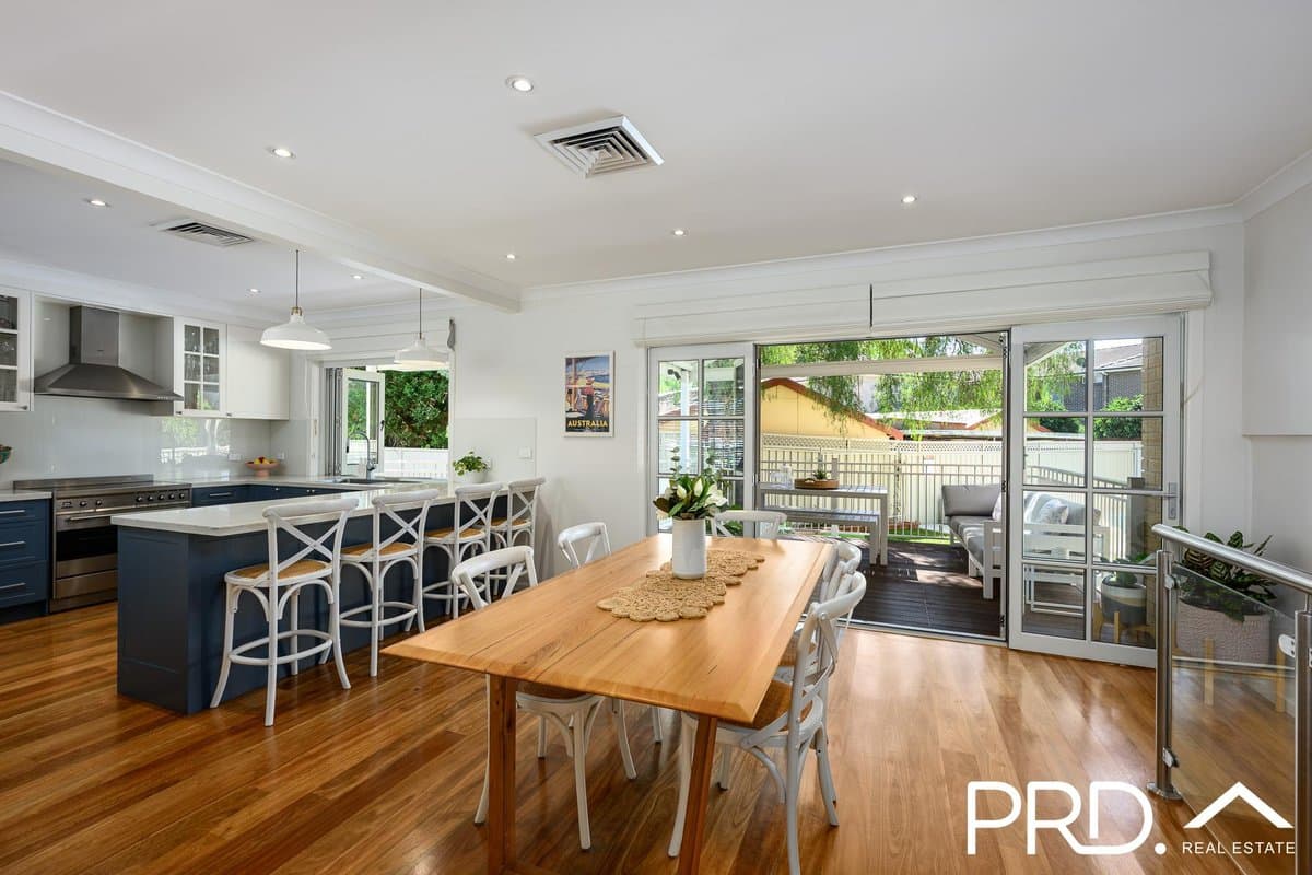 19 Sylvan Grove, PICNIC POINT NSW 2213, Picnic Point - Thumbnail 3