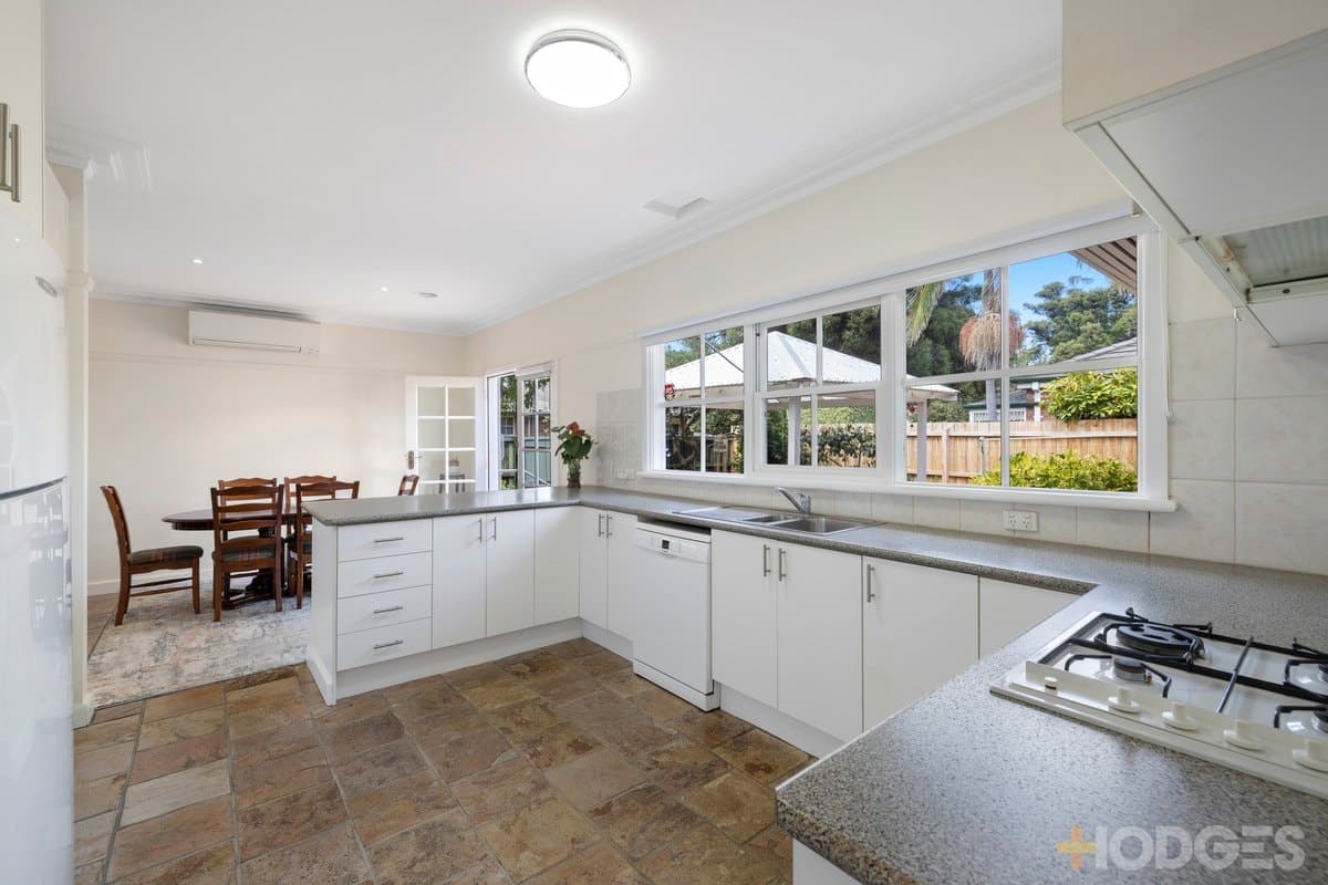 14 Rossmith Avenue, Beaumaris, VIC, 3193, Beaumaris - Thumbnail 5