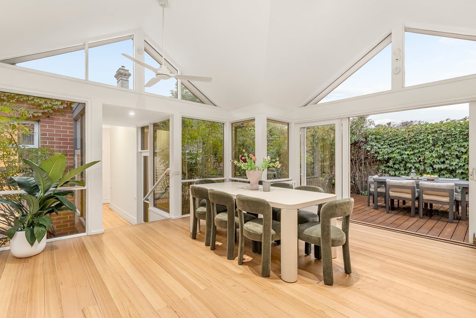 8 Henrietta Street, Hawthorn - Thumbnail 4