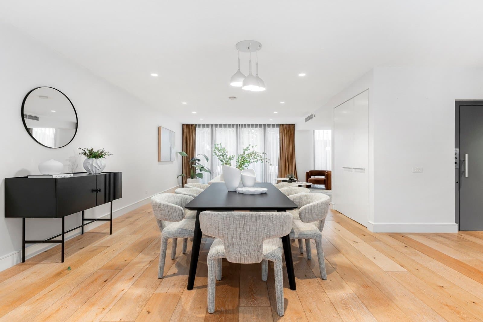 21 Pin Oak Court, Canterbury - Thumbnail 4