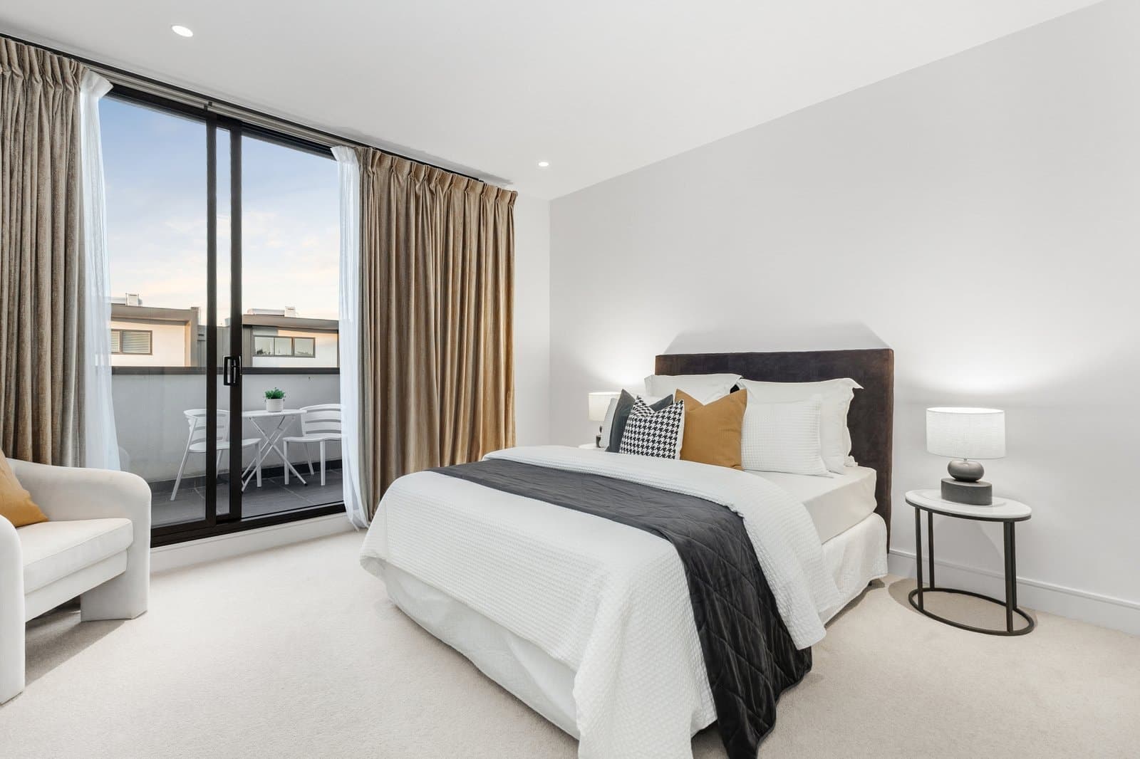 21 Pin Oak Court, Canterbury - Thumbnail 7
