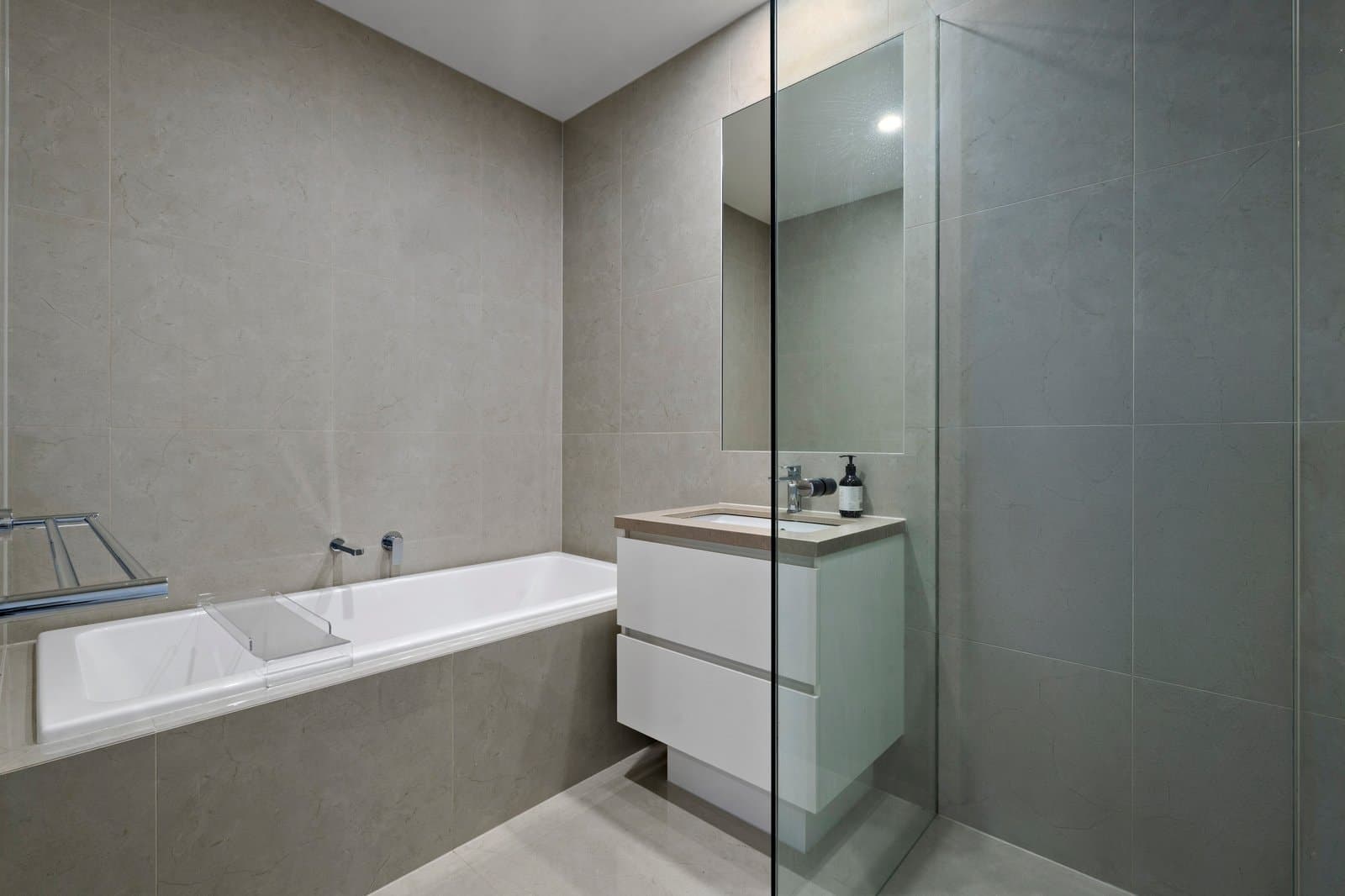 1/4 Garden Road, Camberwell - Thumbnail 8