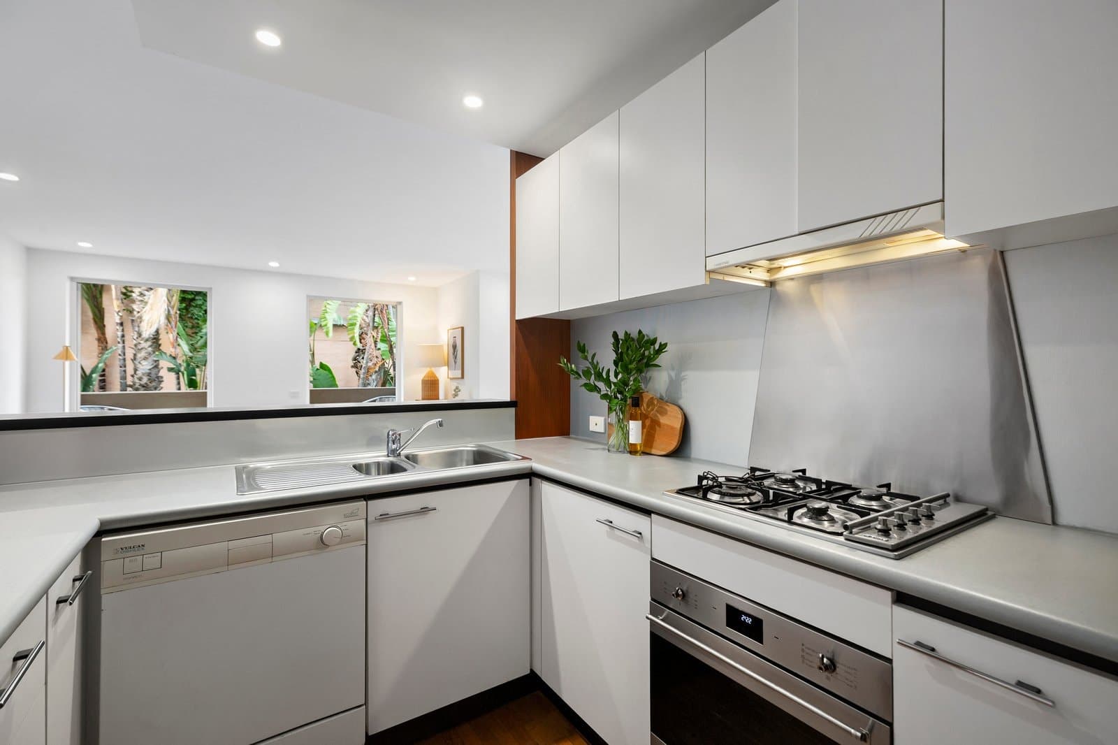 3/110 Beaconsfield Parade, Albert Park - Thumbnail 4