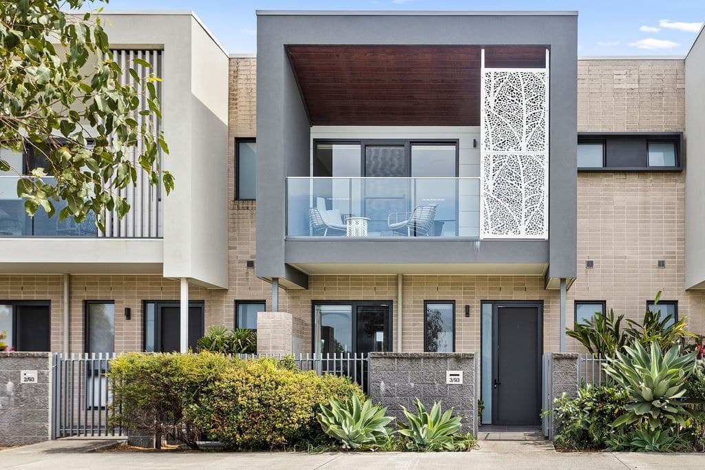 3/93 Harbour Boulevard, Shell Cove - Image 1