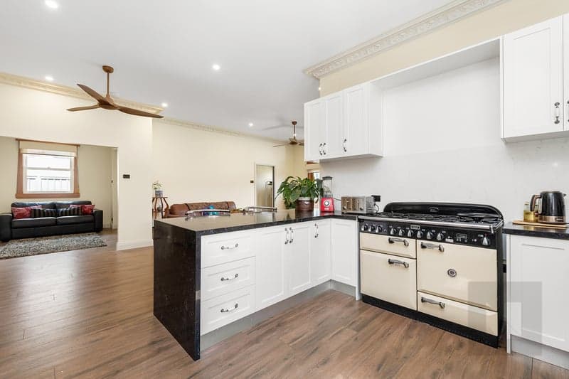 62 Geelong Road, Footscray - Thumbnail 2