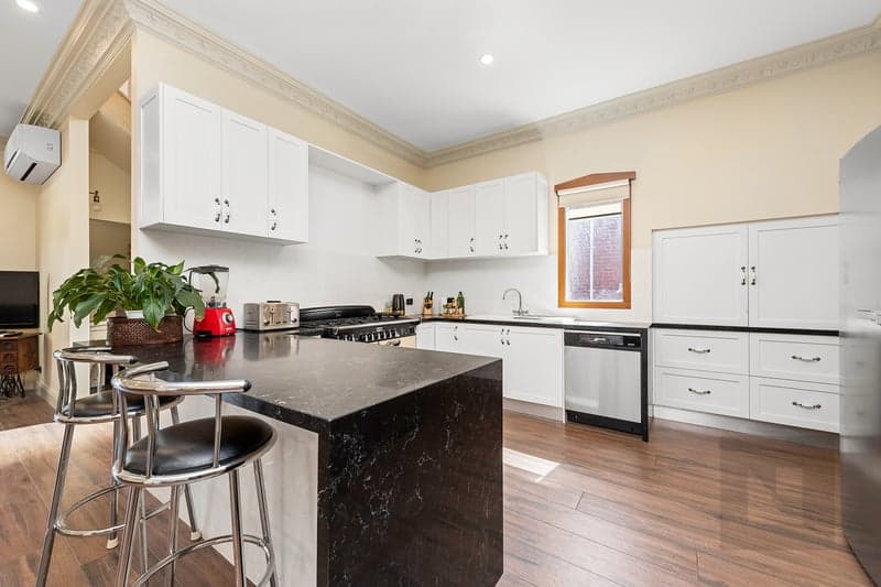 62 Geelong Road, Footscray - Thumbnail 3