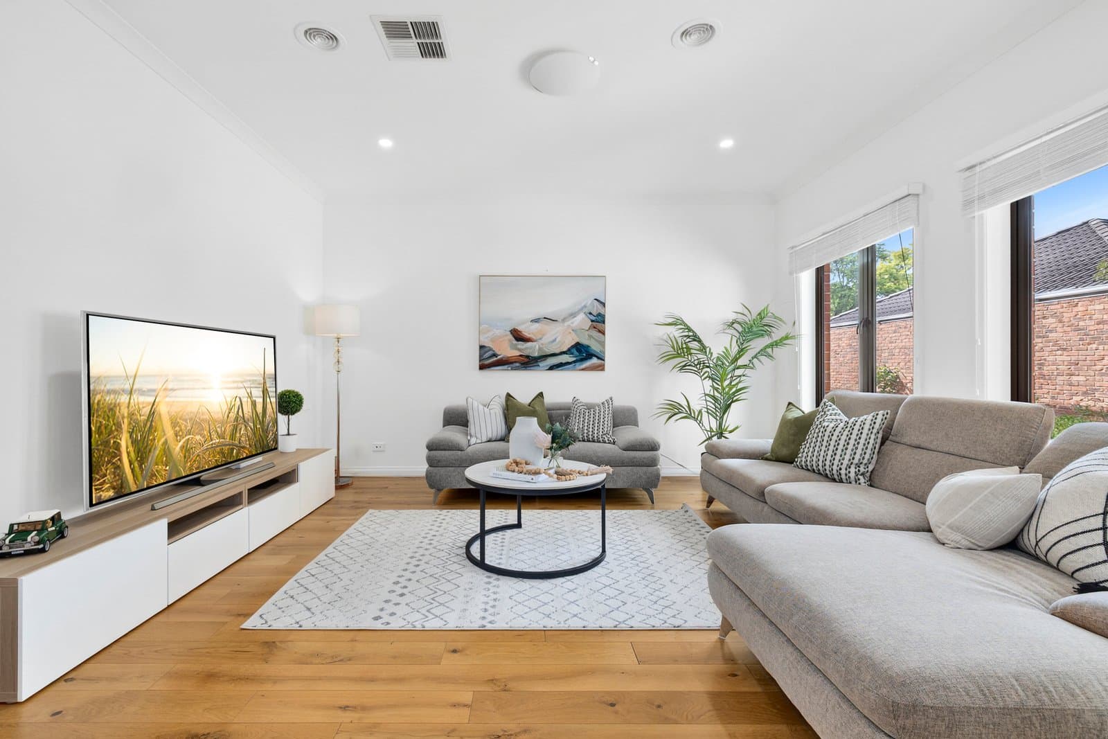 2/35 Surrey Road, Mount Waverley, Mount Waverley - Thumbnail 3