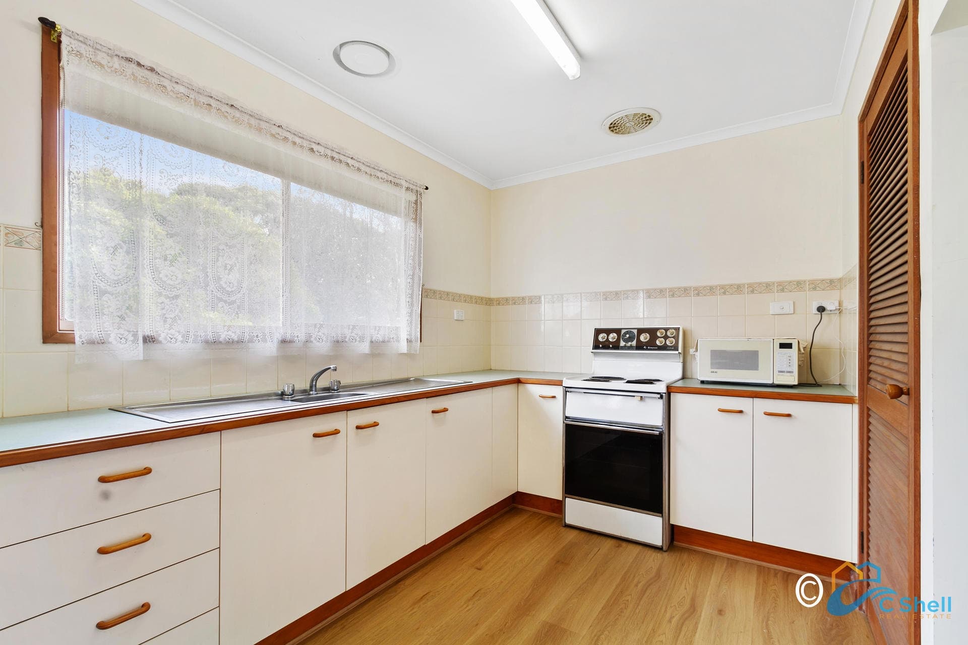 11 Centre Road Loch Sport, VIC, Loch Sport - Thumbnail 5