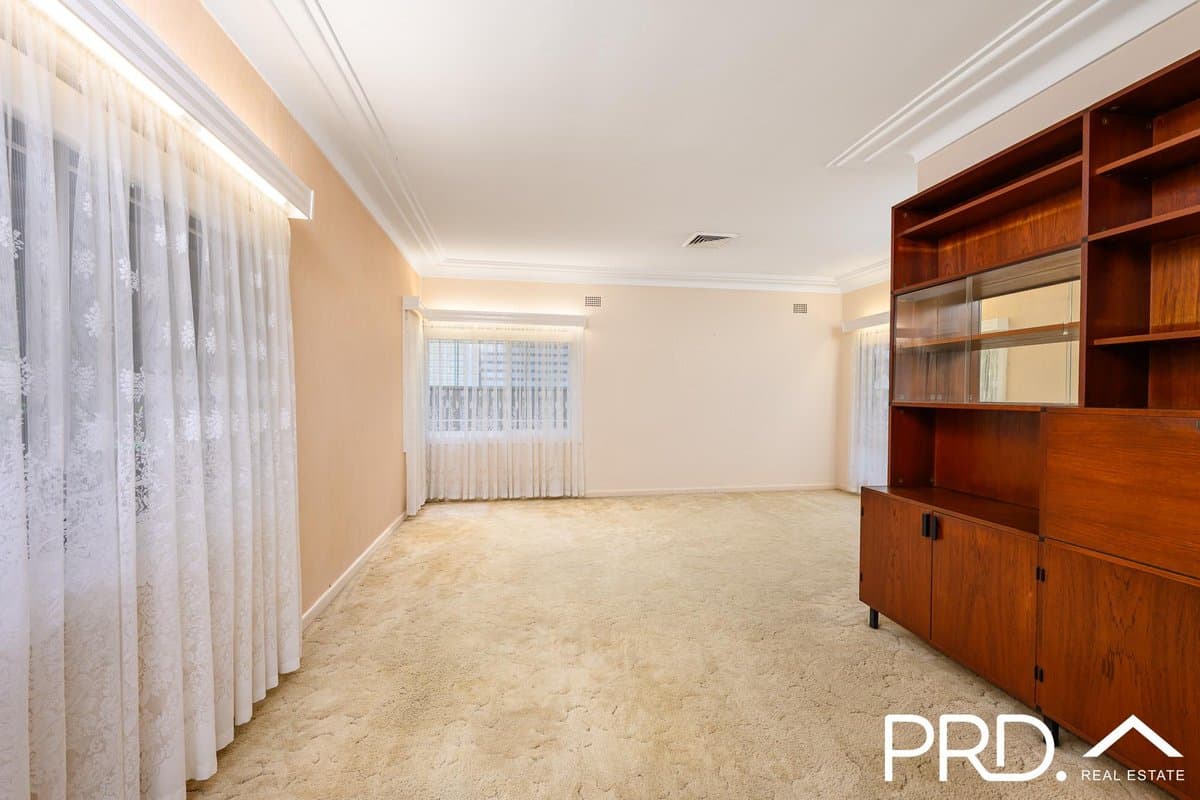 31 Austin Boulevard, PICNIC POINT NSW 2213, Picnic Point - Thumbnail 4