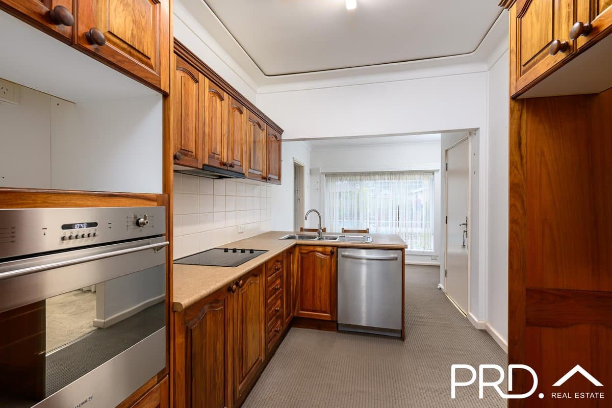 31 Austin Boulevard, PICNIC POINT NSW 2213, Picnic Point - Thumbnail 5