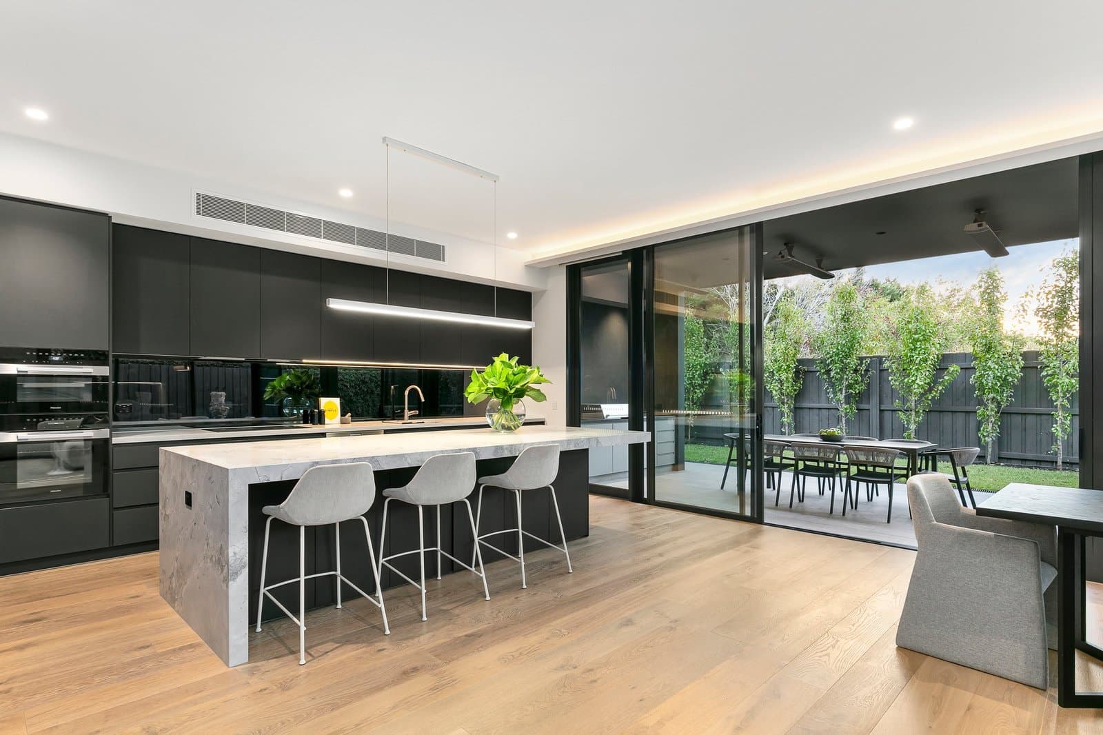 24 Glen Street, Hawthorn - Thumbnail 7