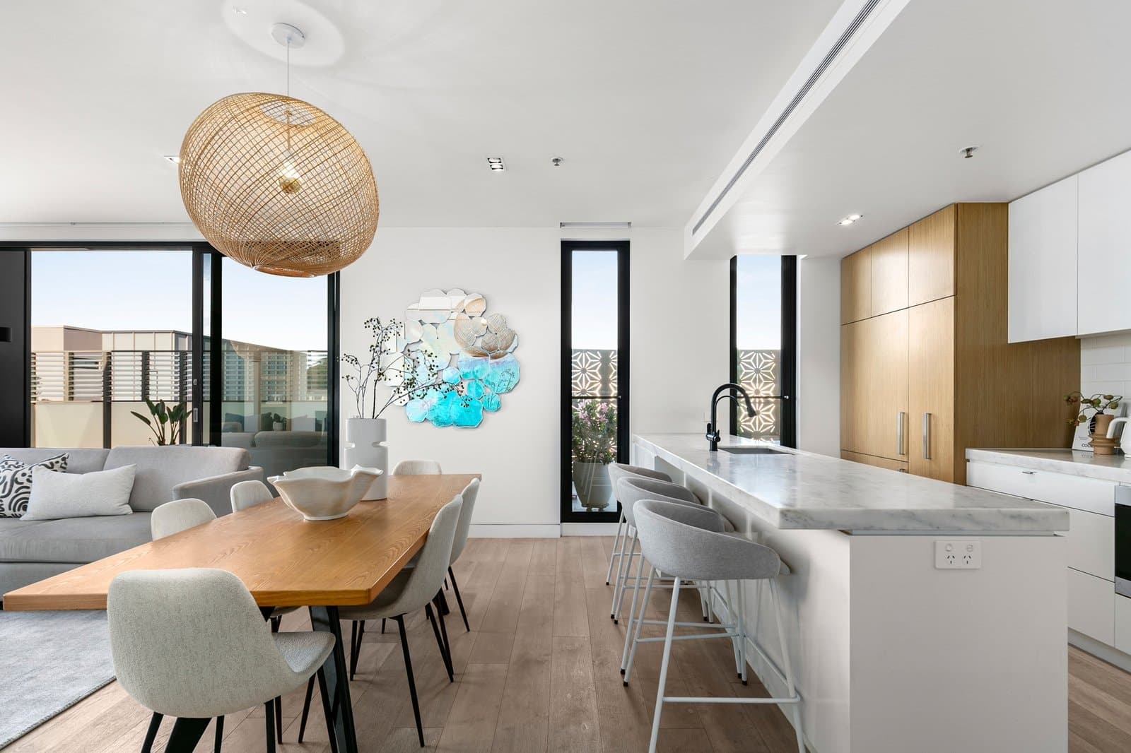 302/2 Cromwell Road, South Yarra - Thumbnail 3