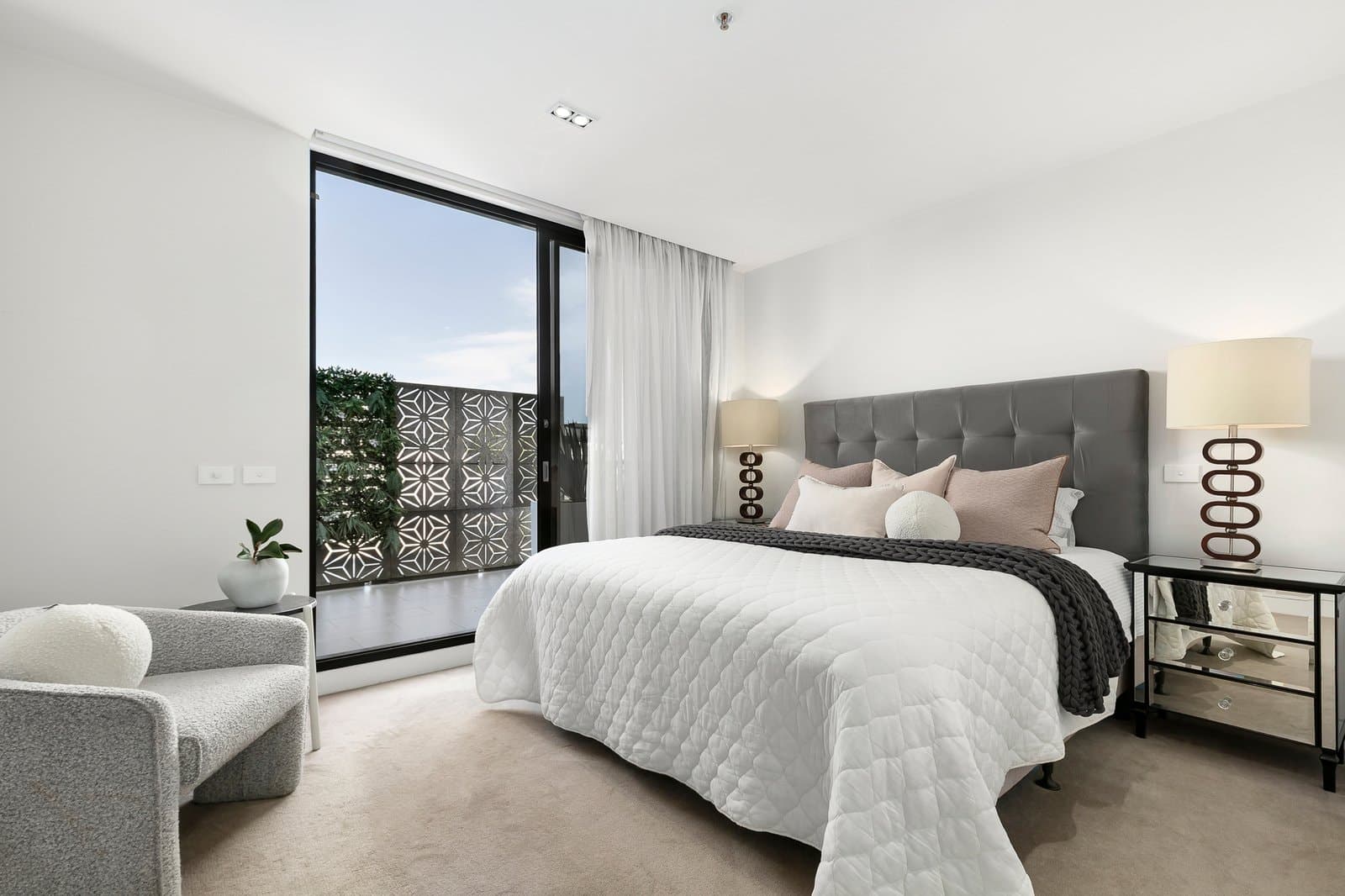 302/2 Cromwell Road, South Yarra - Thumbnail 4
