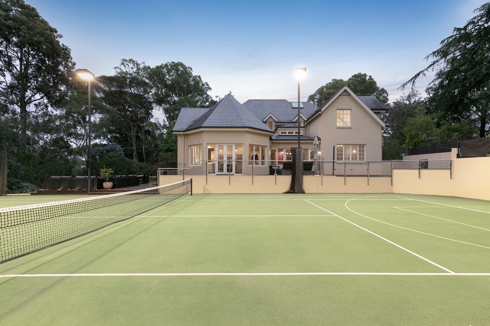 10 Acacia Avenue, Blackburn - Thumbnail 2