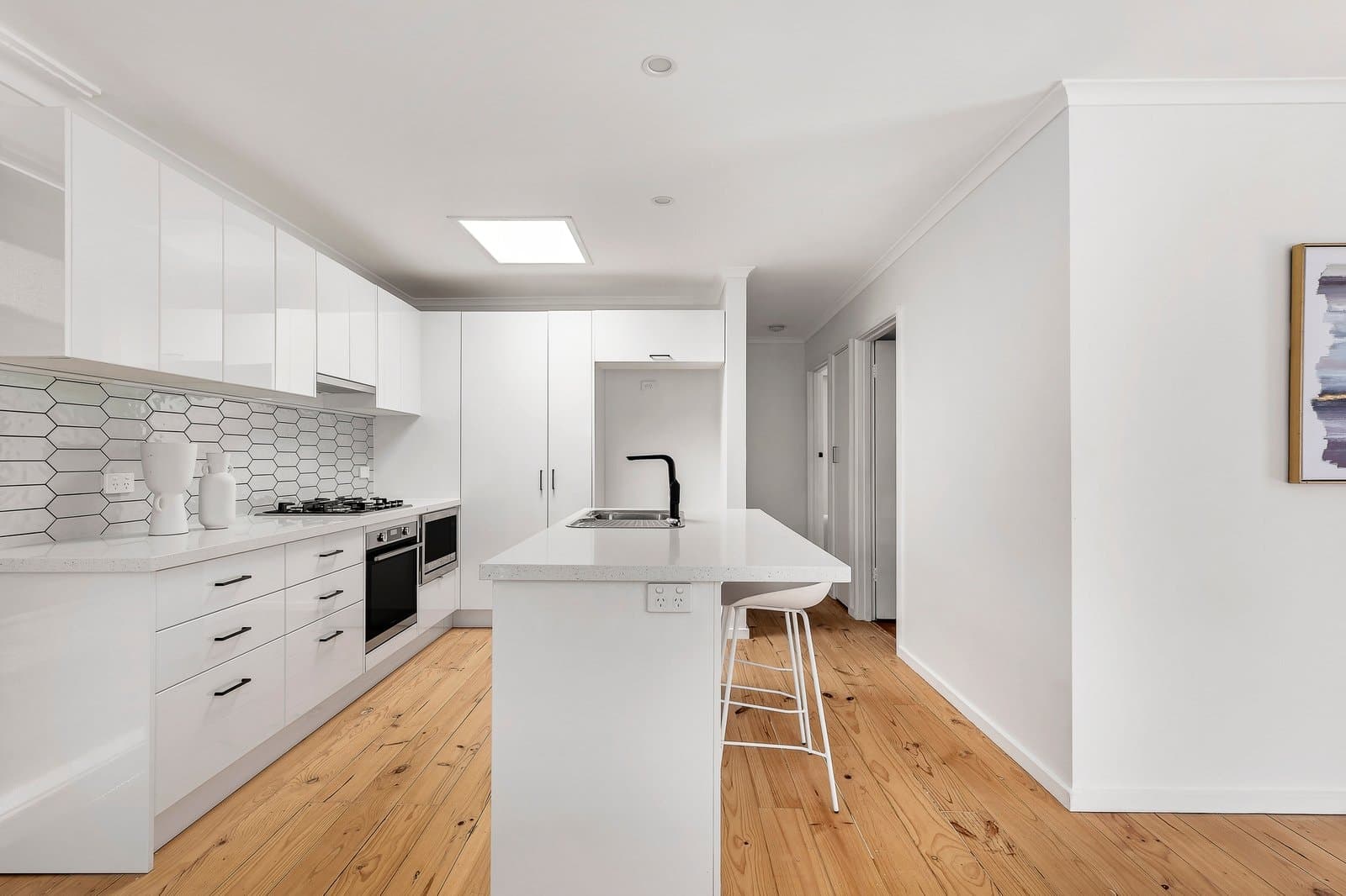 2/4 Maverston Street, Glen Iris - Thumbnail 3