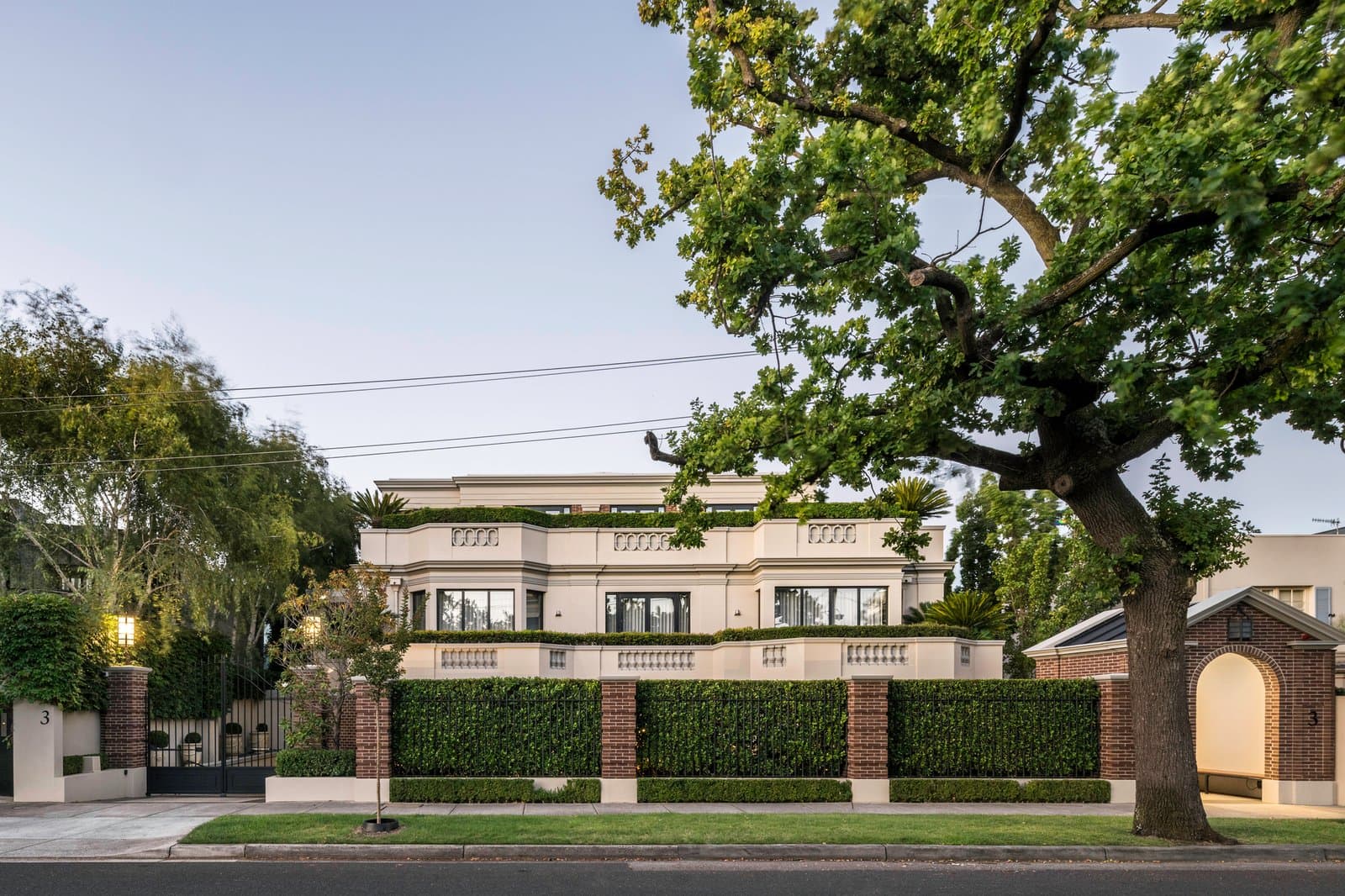 1/3 Douglas Street, Toorak - Image 1