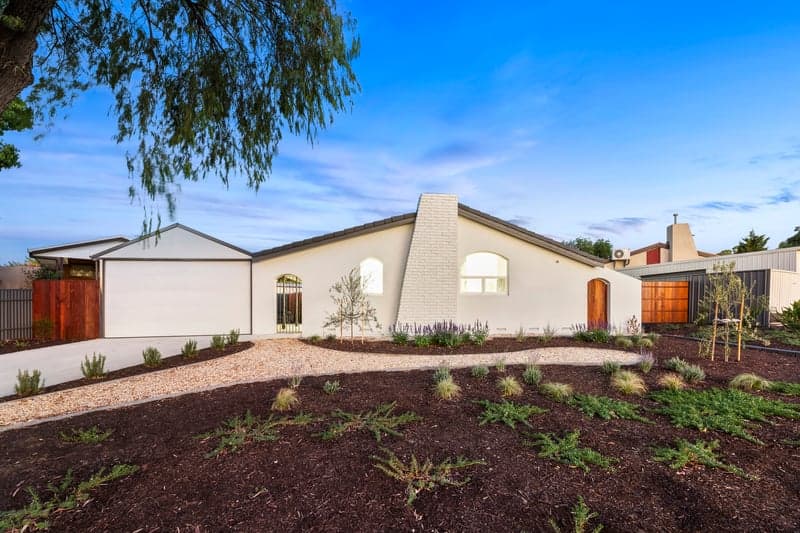13 De Sassenay Crescent, Modbury Heights - Image 1