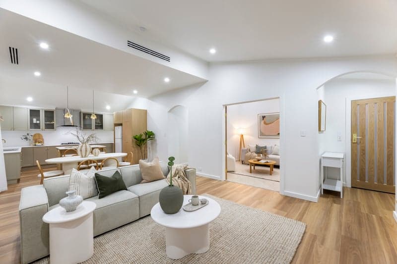 13 De Sassenay Crescent, Modbury Heights - Thumbnail 4