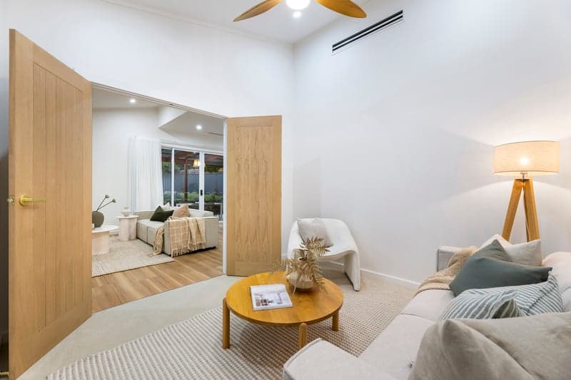 13 De Sassenay Crescent, Modbury Heights - Thumbnail 5