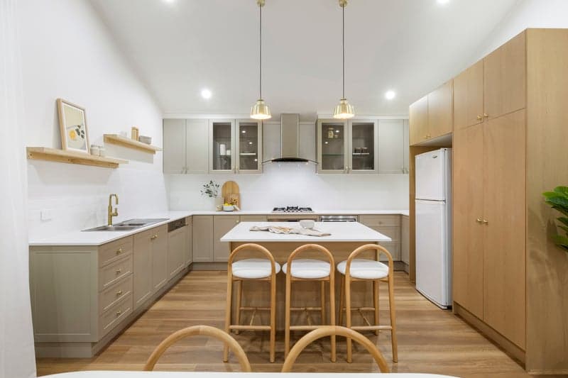 13 De Sassenay Crescent, Modbury Heights - Thumbnail 8