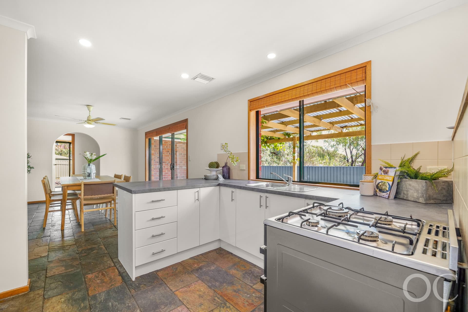 12 Tessier Court, Moana - Thumbnail 4