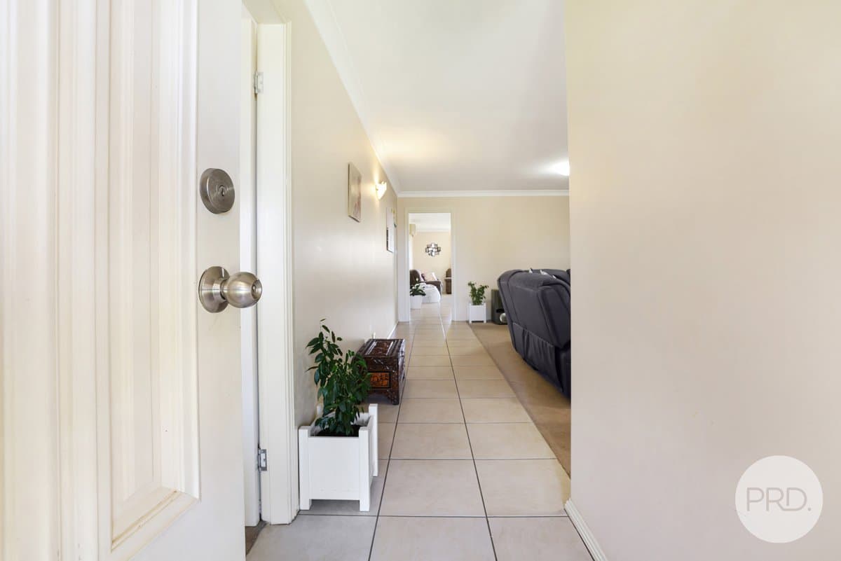 8 Cunningham Street, TAMWORTH NSW 2340, Westdale - Thumbnail 3
