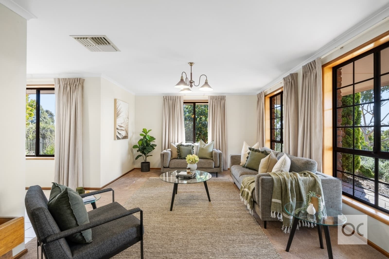 8 Sunnybanks Drive, Happy Valley - Thumbnail 2
