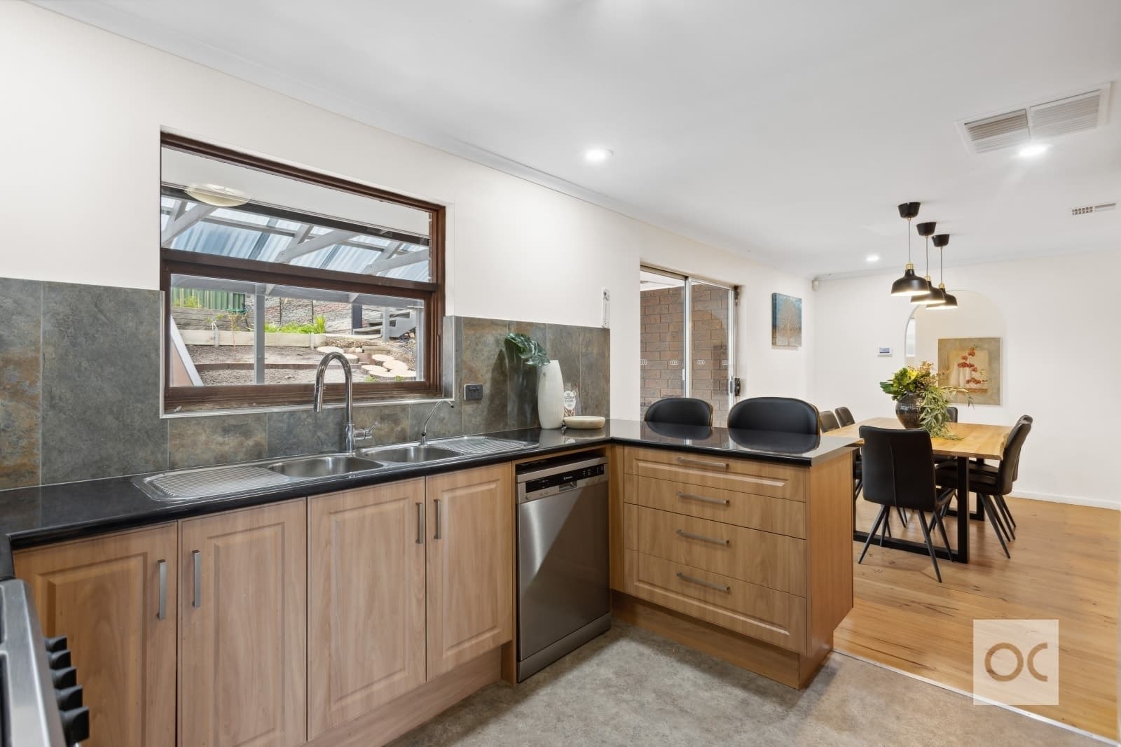 228 The Cove Road, Hallett Cove - Thumbnail 2