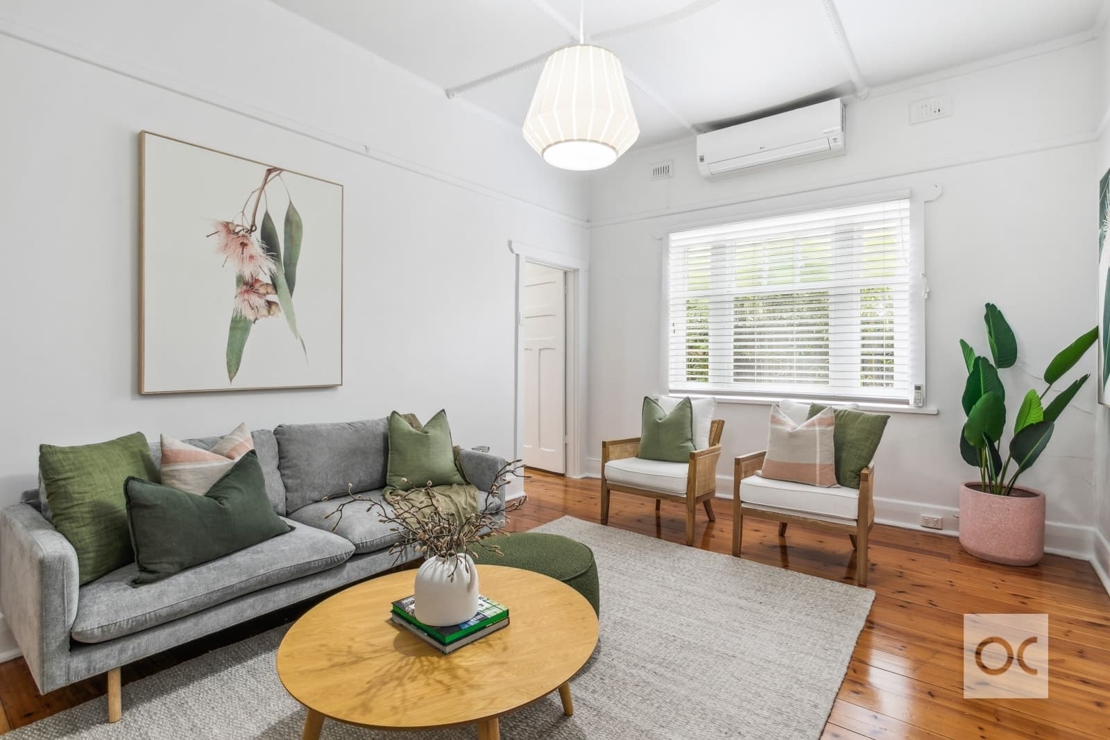 16 East Parade, Kingswood - Thumbnail 2