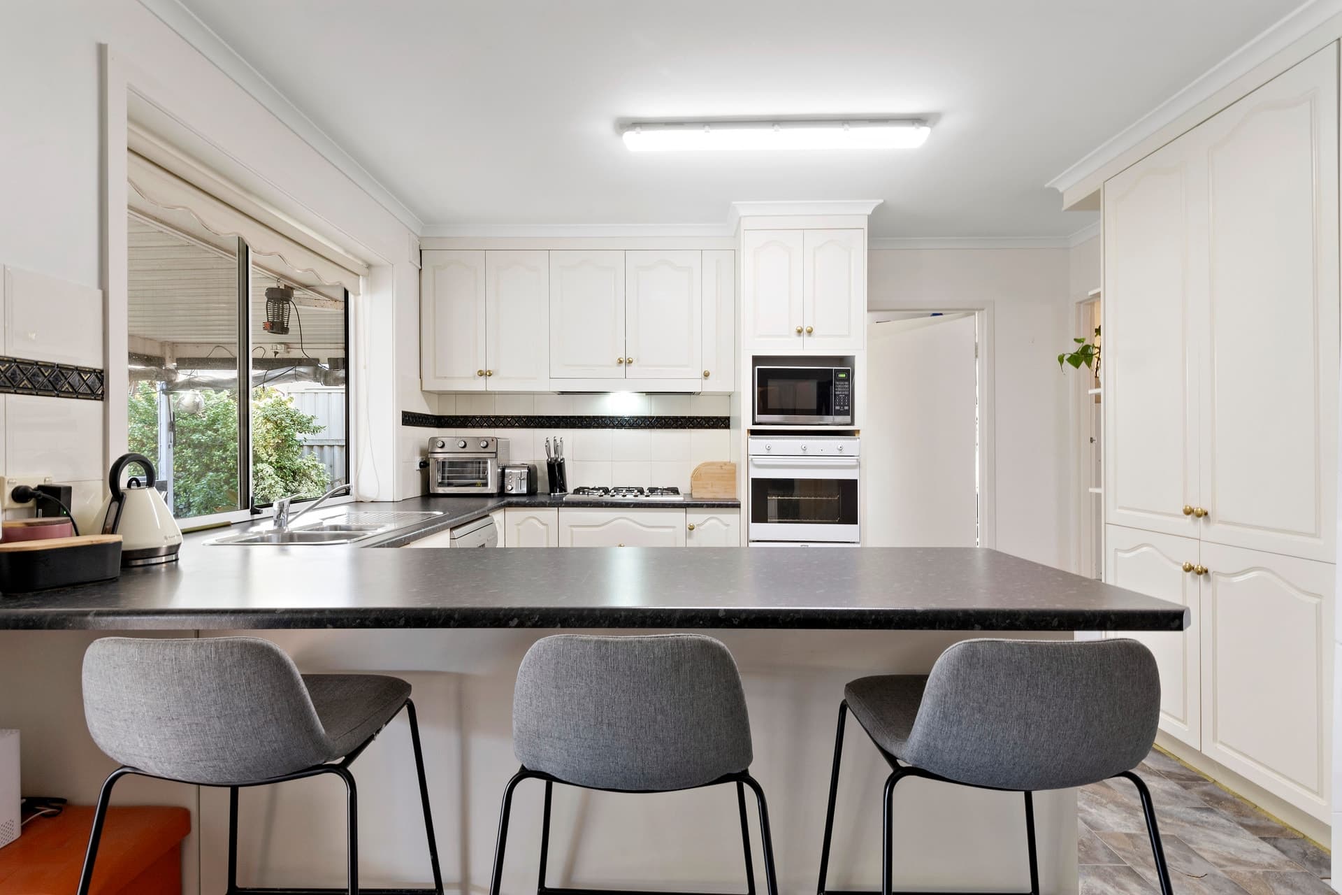 70 Fairford Terrace, West Lakes Shore - Thumbnail 2