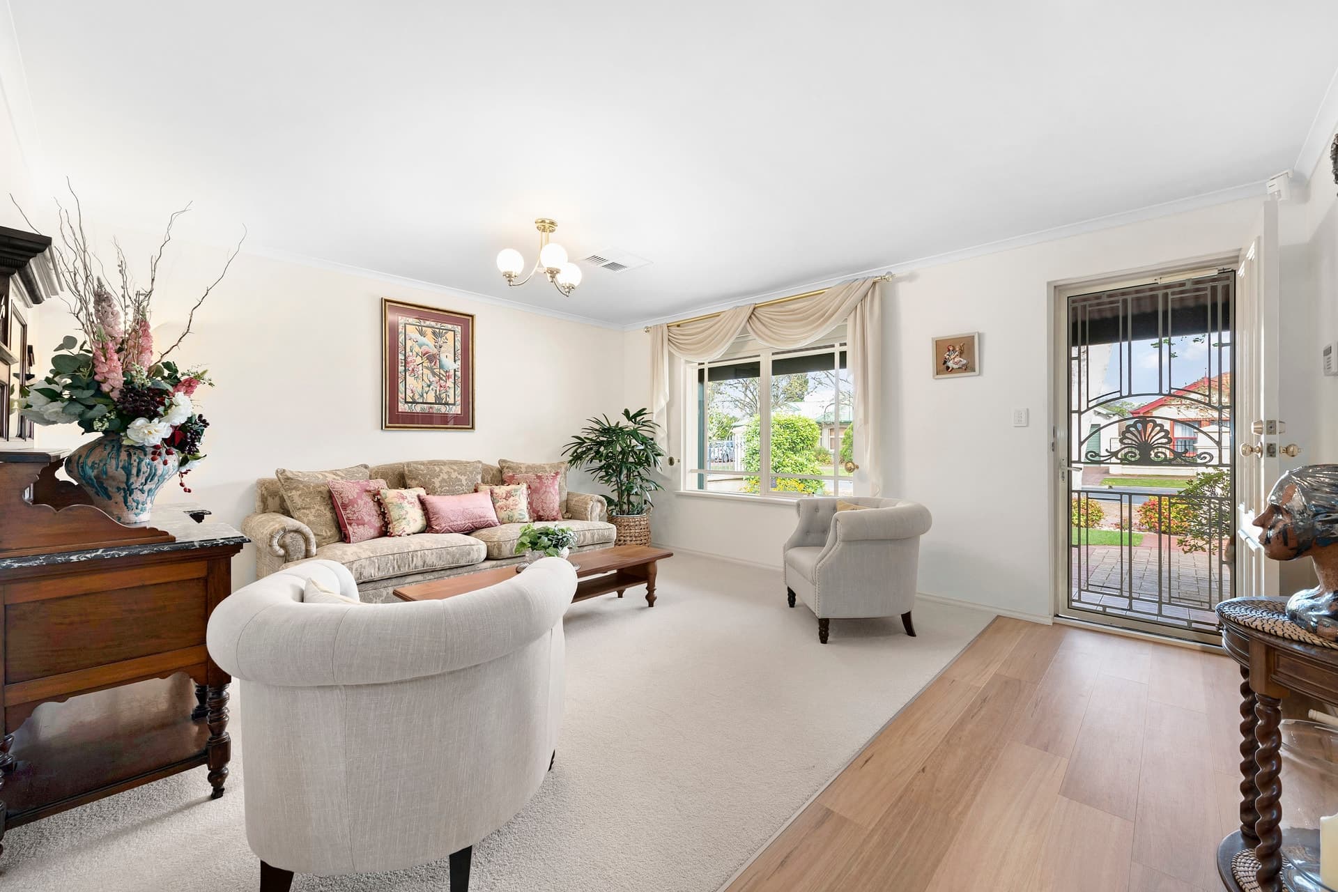 15 Hallett Boulevard, Allenby Gardens - Thumbnail 2
