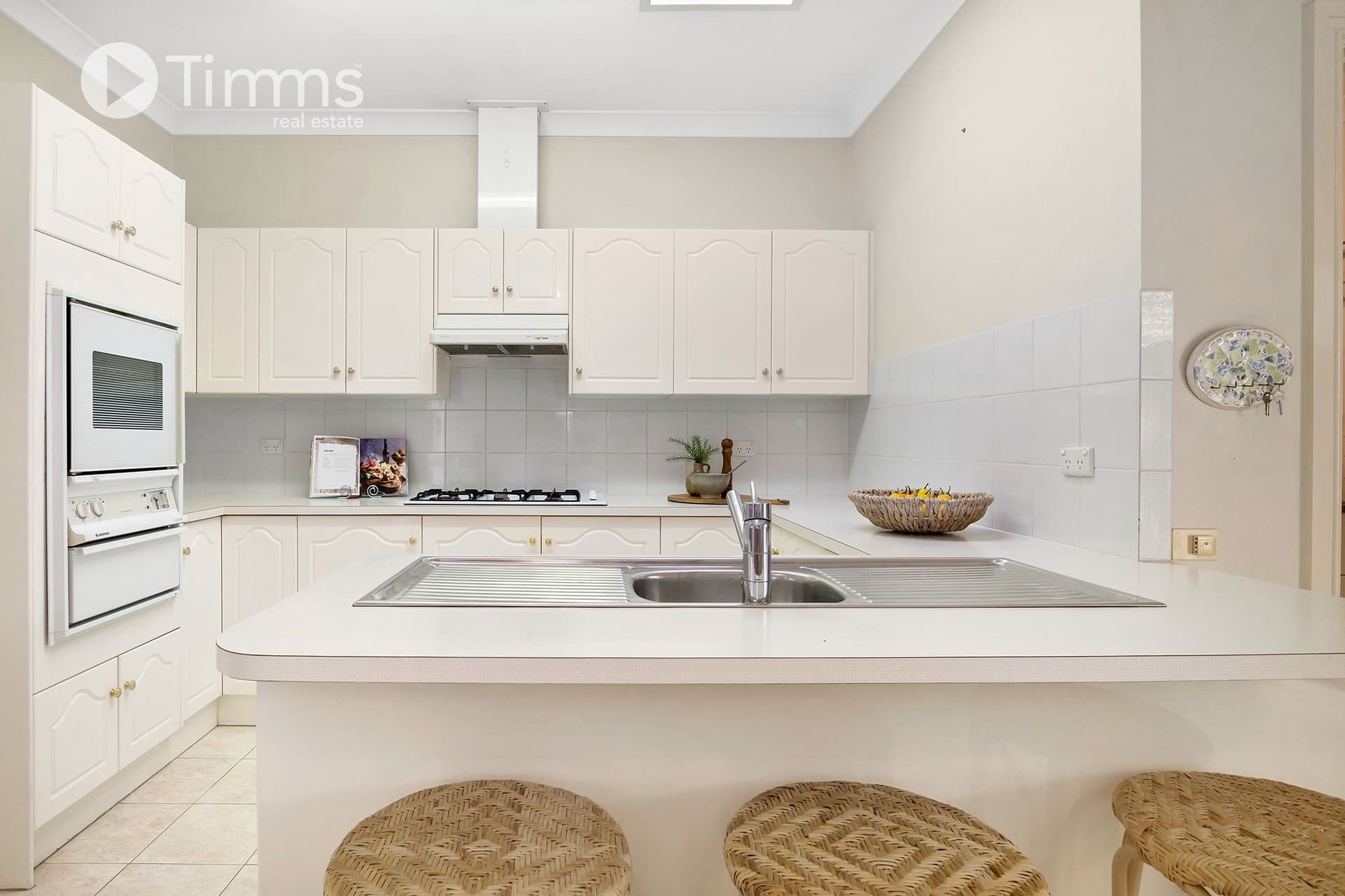1E Sturm Court, Oaklands Park - Thumbnail 2