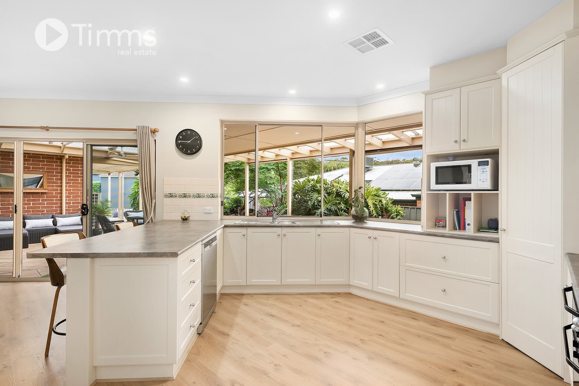 36 Jutland Parade, Woodcroft - Thumbnail 2