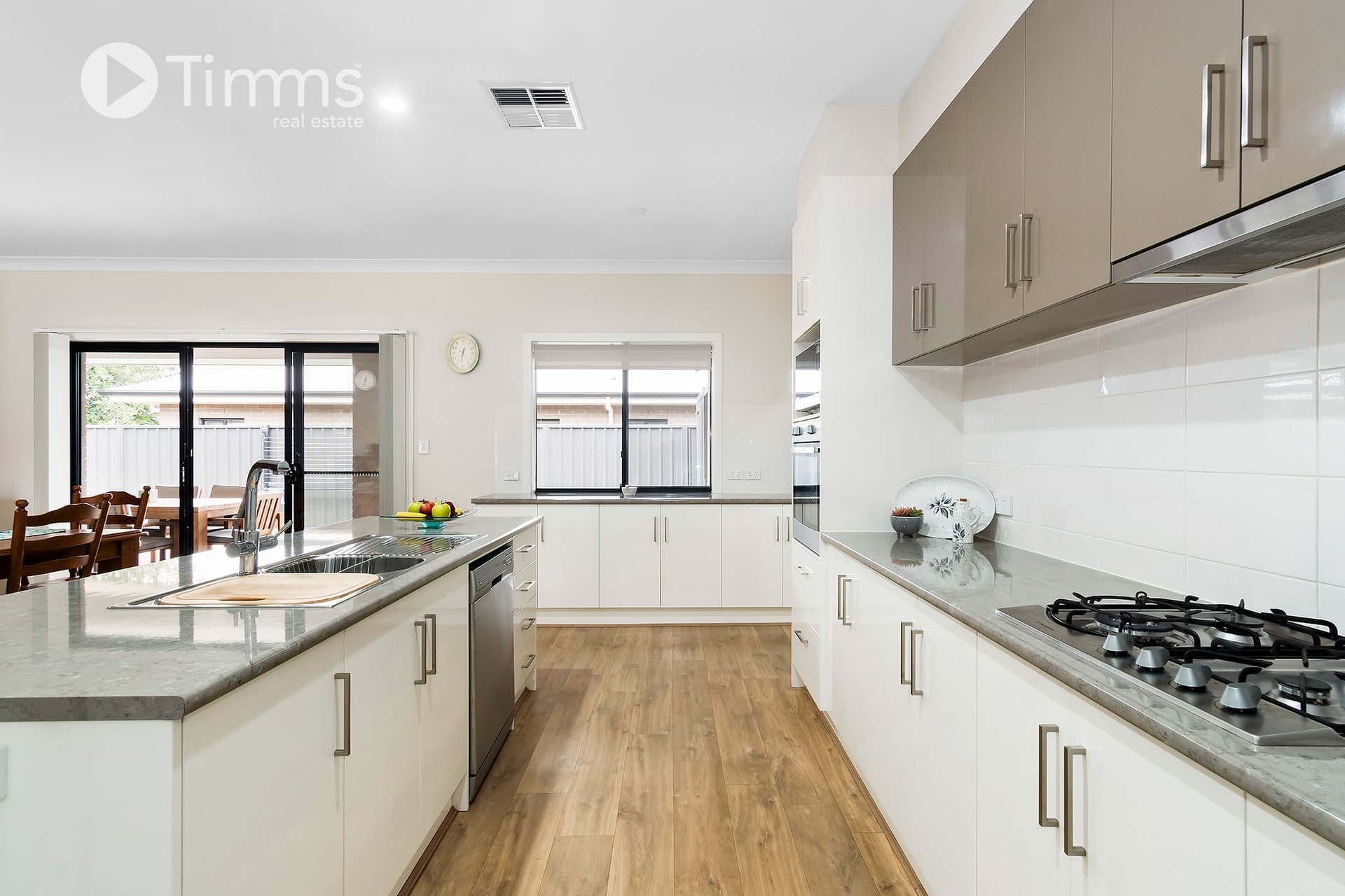 27 Shirley Avenue, Woodville West - Thumbnail 2