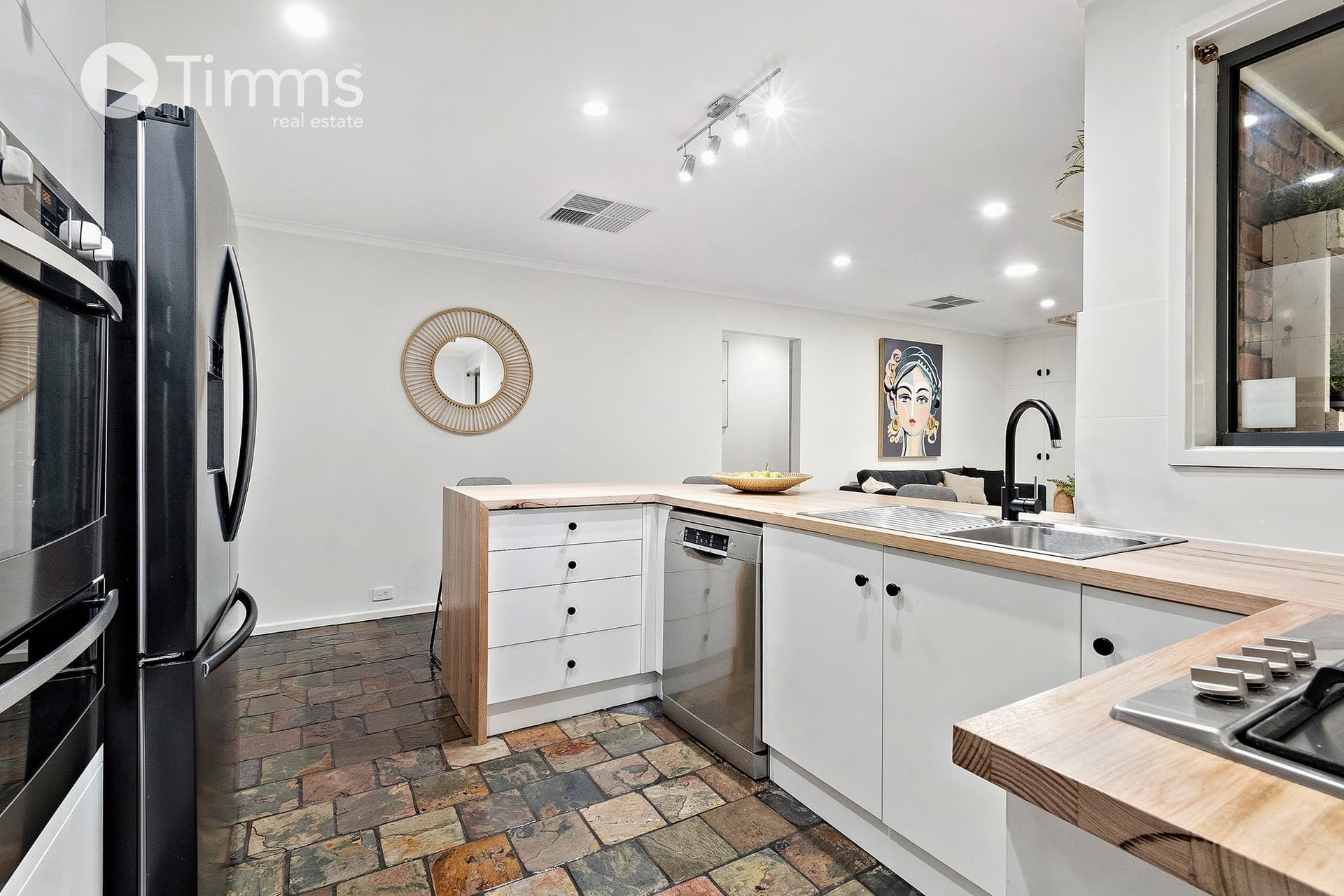 12 Blaxland Avenue, Woodcroft - Thumbnail 2