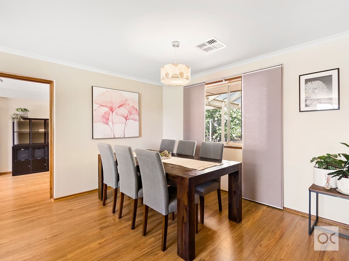 48 Sir James Hardy Way, Woodcroft - Thumbnail 3