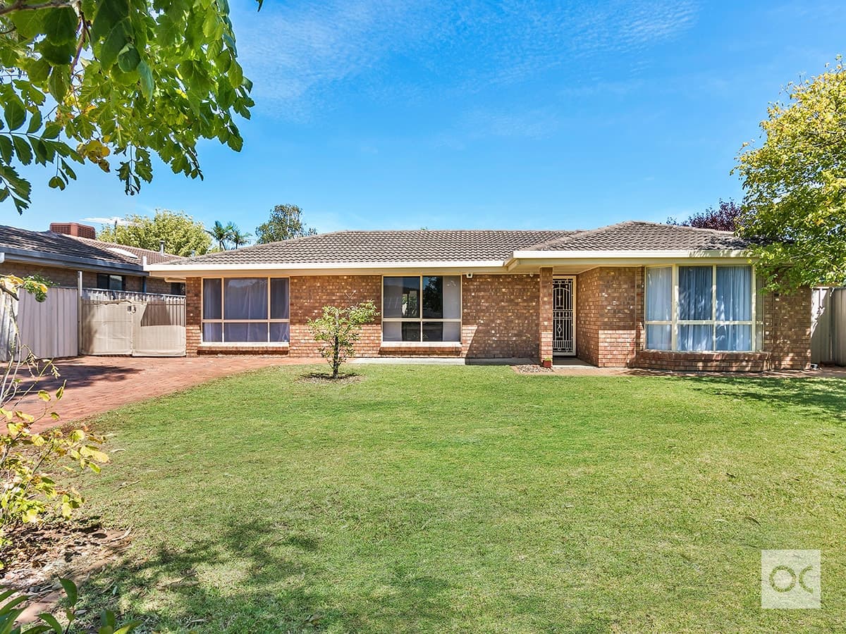 48 Sir James Hardy Way, Woodcroft - Thumbnail 8