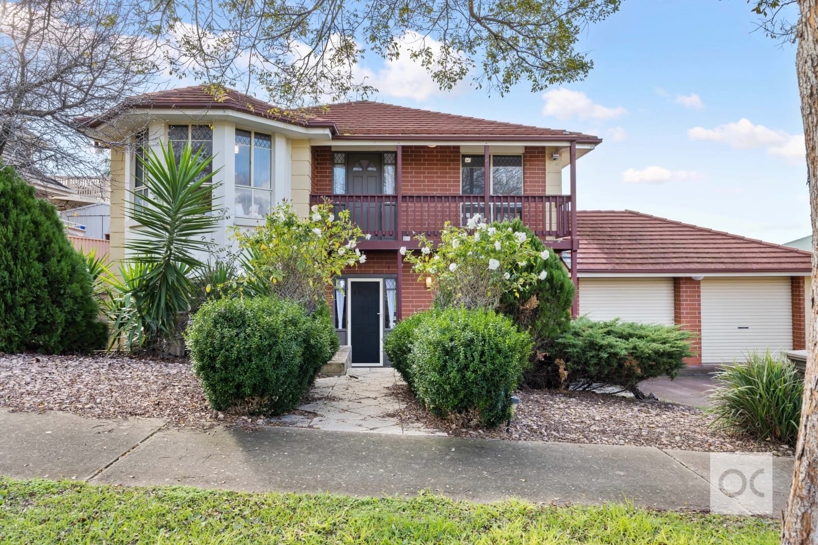 6 Freebairn Drive, Hallett Cove - Thumbnail 2