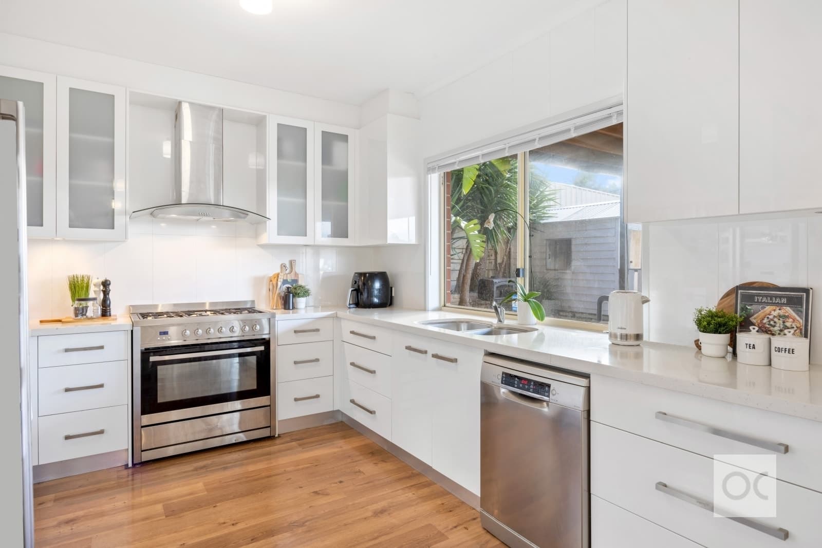 6 Freebairn Drive, Hallett Cove - Thumbnail 8