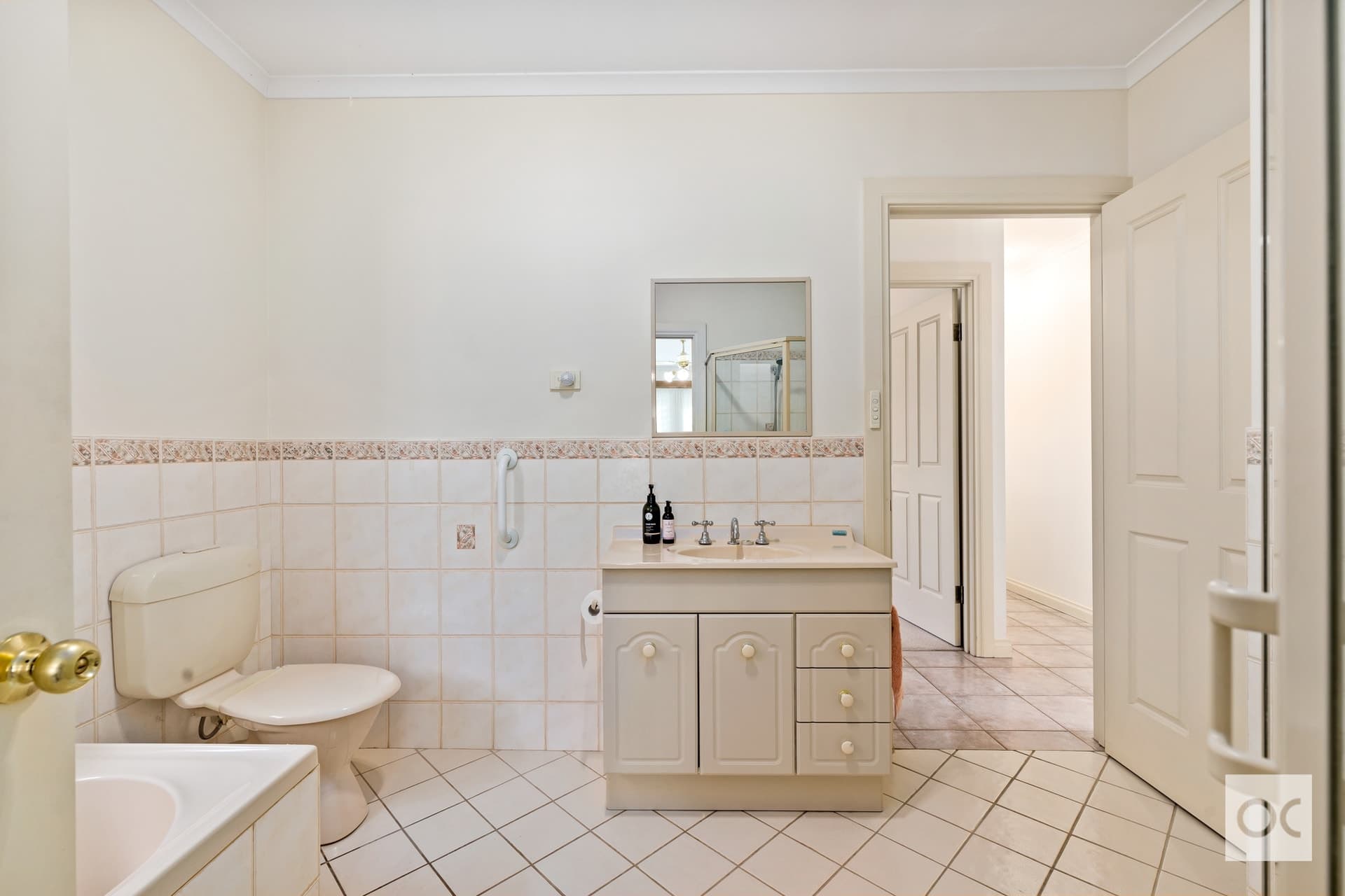 8 Burnley Street, Henley Beach South - Thumbnail 5